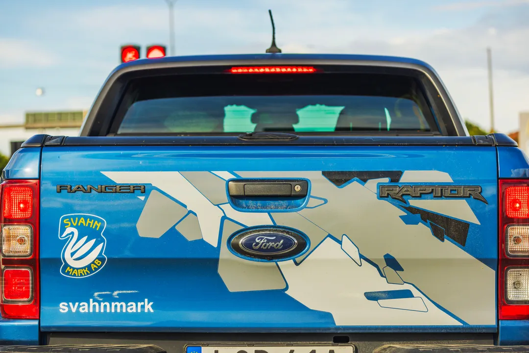 custom vinyl vehicle graphics